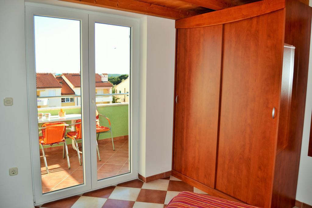 Apartments Green Village Premantura Chambre photo